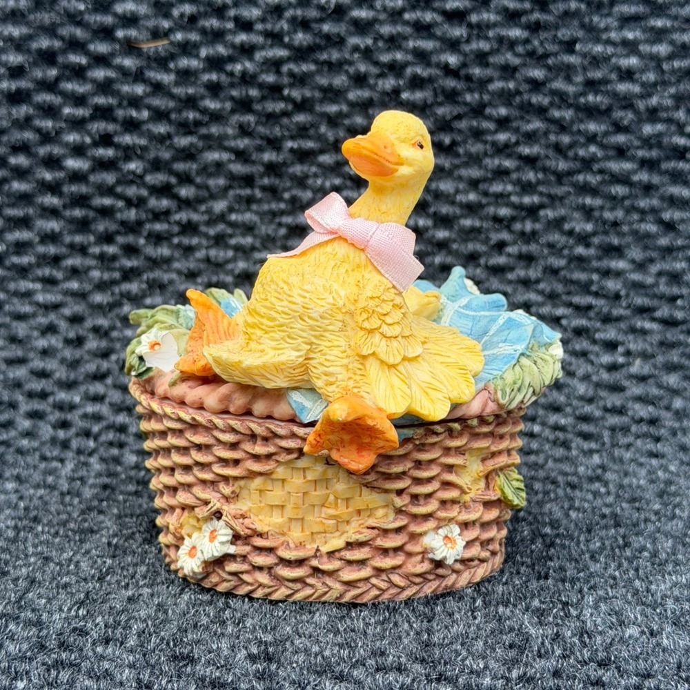 Duck and Ducklings Resin Trinket Box Basket Figurine Hand Painted Vintage Decor